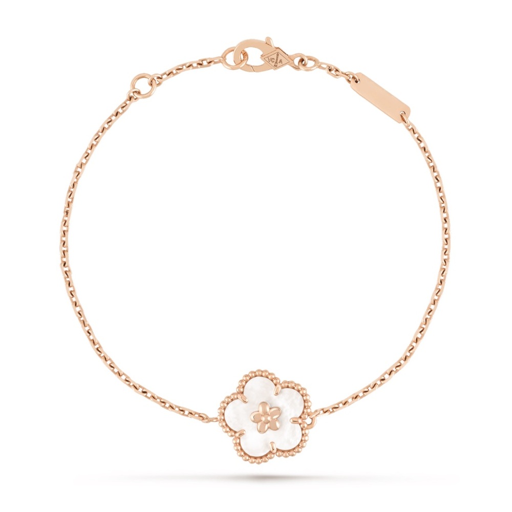 Plum blossom bracelet